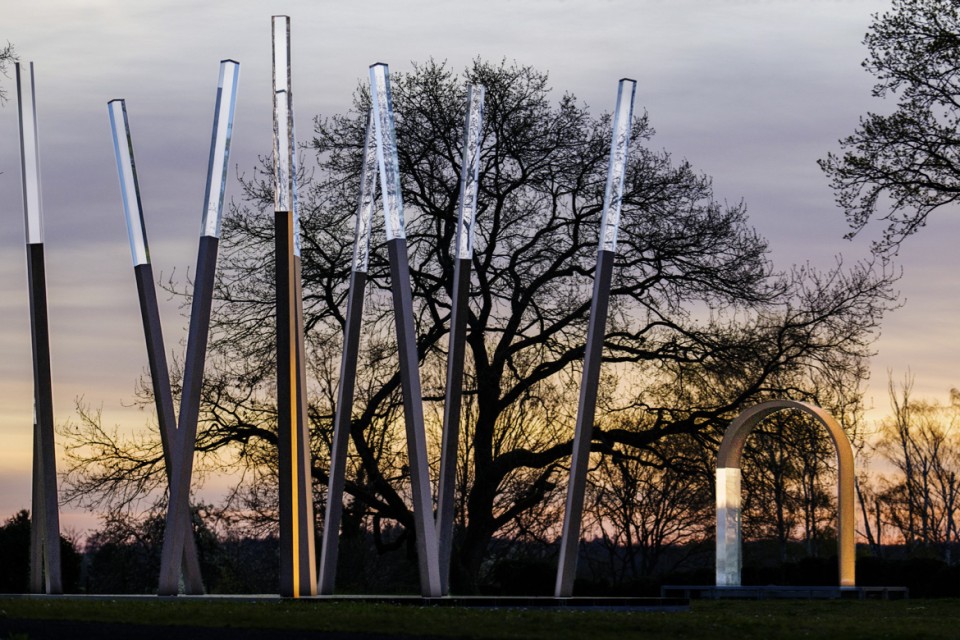 VERA RÖHM licht zeit raum. Ausstellung im Skulpturengarten Spanischer Turm